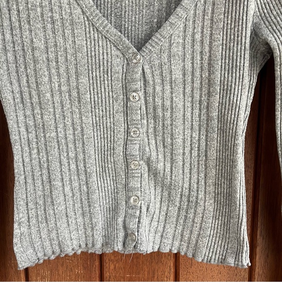 Rue21 Cropped Long Sleeve - Picture 4 of 5